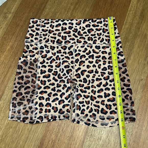 Fabletics Cheetah PowerHold High-Waisted On-The-Go Shorts - Picture 12 of 12